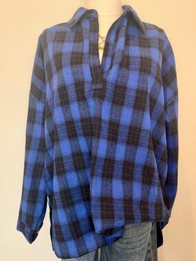 Women’s Blue and Black Plaid Buttonless Collared Shirt